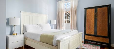 3 bedrooms, iron/ironing board, WiFi, bed sheets