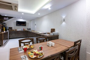 Daily buffet breakfast for a fee - Saray Boutique Hotel Laleli (Istanbul)