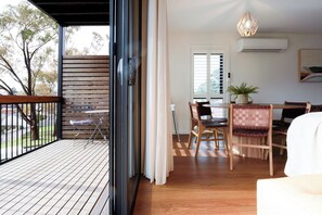 تناول الطعام بالخارج