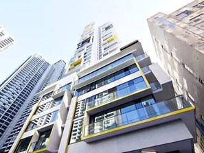 Exterior - A Chic 2BR Apt, City Views Near Southern Cross (Melbourne)