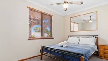 3 bedrooms, iron/ironing board, free WiFi, bed sheets