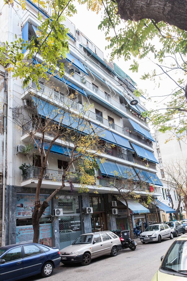 Front of property - City Center Simple Apartment Stay (Athens)