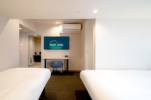 Superior Triple Room | Desk, laptop workspace, blackout drapes, iron/ironing board - Hop Inn Tokyo Ueno (Tokyo)