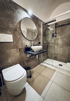 Hair dryer, towels - Rome's Chic Apt: Steps From History (Roma)