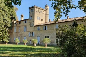 Exterior - Château Teillan-porte Italienne (Aimargues)