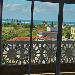 Apartemen Keluarga | Pemandangan balkon