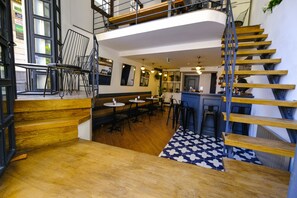 Interior entrance - Hostel Le Banc (Istanbul)