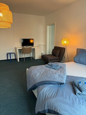 4 chambres, bureau, accès au Wi-Fi (inclus), literie fournie