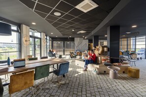 Sala de estar en el lobby