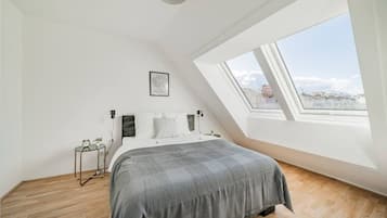 3 Schlafzimmer, Schreibtisch, BĂŒgeleisen/BĂŒgelbrett, WLAN