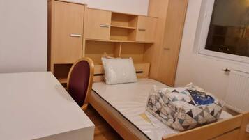 7 slaapkamers, een strijkplank/strijkijzer, wifi, beddengoed