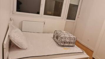 7 bedrooms, iron/ironing board, WiFi, bed sheets