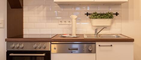 Microwave, oven, stovetop, dishwasher