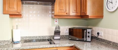 Dishwasher, cookware/dishes/utensils