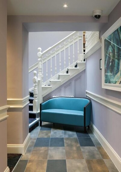 The Queens Head By JD Wetherspoon