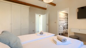 4 soverom, strykejern/-brett, wi-fi (inkludert) og sengetøy