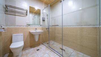 Family Room | Bathroom