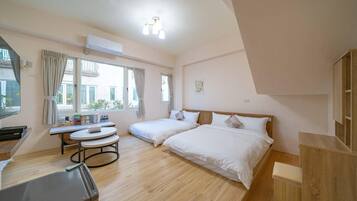 Family Room | Free WiFi