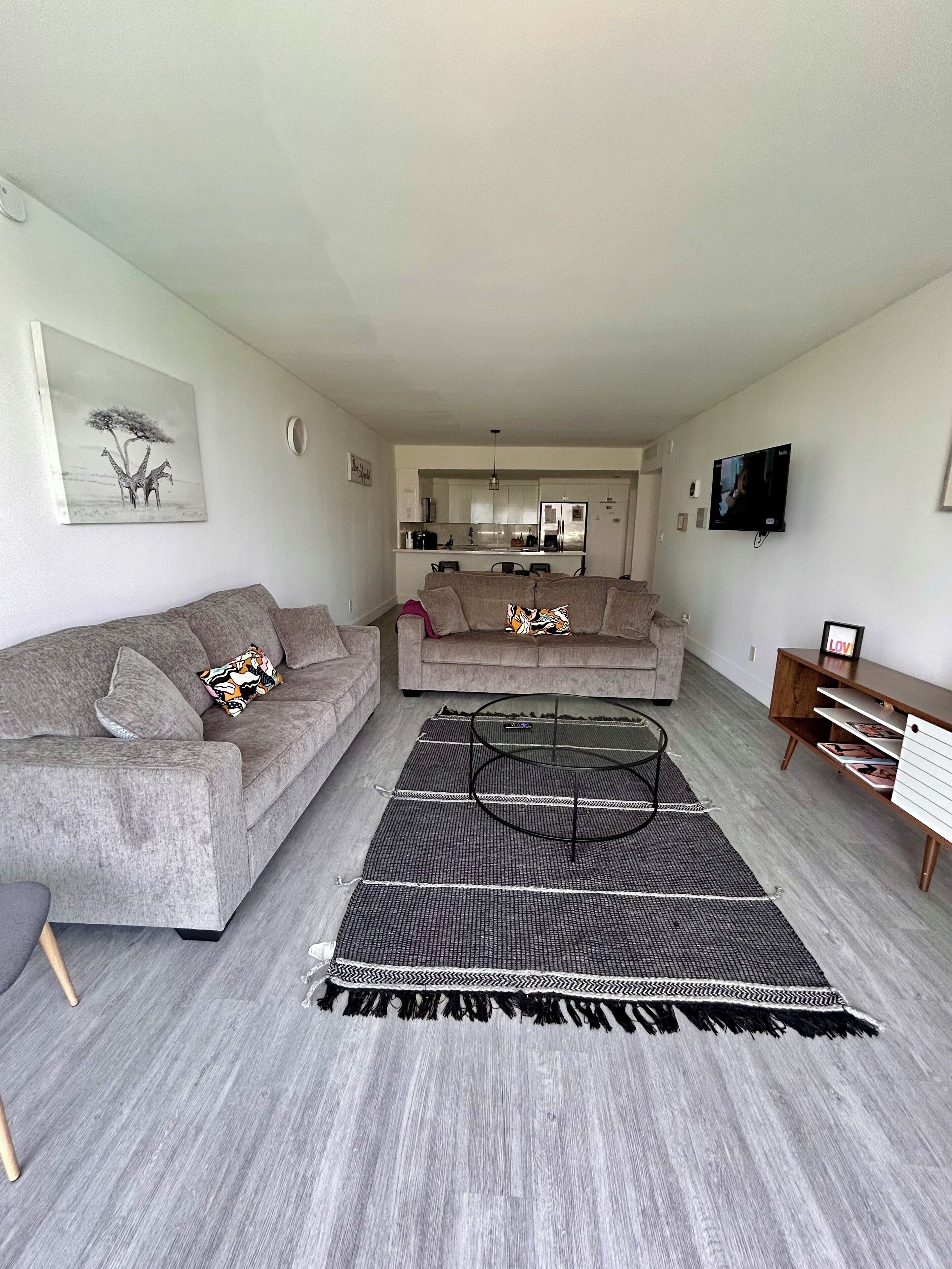 Smart TV, table tennis