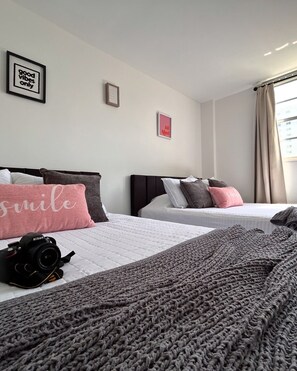 1 chambre, fer et planche à repasser, lit parapluie, Wi-Fi gratuit