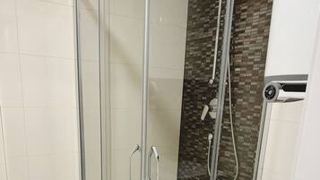 Comfort Apartment | Bathroom