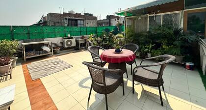 Breezy Rooftop Retreat , Centrally located !