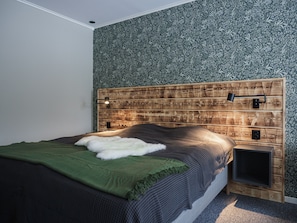 Basic Double Room | Premium bedding, blackout curtains, soundproofing, free WiFi - Hotellet i Jörn (Jorn)