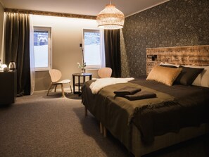 Deluxe tweepersoonskamer | Luxe beddengoed, verduisterende gordijnen, geluiddichte muren