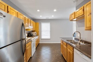 Fridge, microwave, oven, stovetop - Lakefront House Next to Camden On The Lake (Lake Ozark)