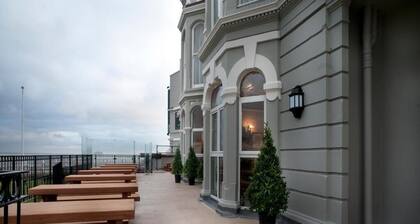 CABOT COURT HOTEL By JD Wetherspoon