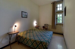 2 makuuhuonetta, vauvan matkasänky, Wi-Fi, vuodevaatteet