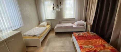 3 bedrooms, WiFi, bed sheets