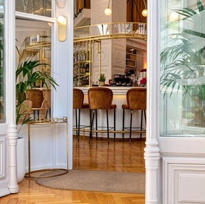Desayuno a la carta (EUR 8 por persona) 