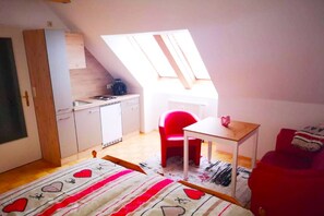 1 bedroom, WiFi, bed sheets