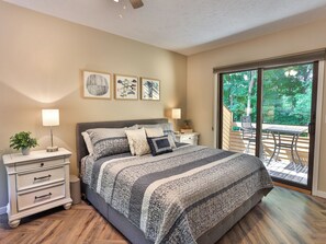 2 bedrooms, WiFi, bed sheets - Trout Creek Condo #125 - Harbor Springs Michigan - Two Bedroom Loft (Harbor Springs)