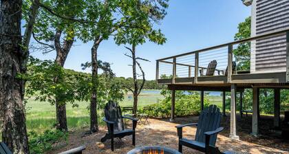 Newly Renovated Waterfront Cottage