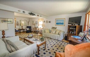 TV - Centrally Located, Capacious 3 Bedroom! (Truro)
