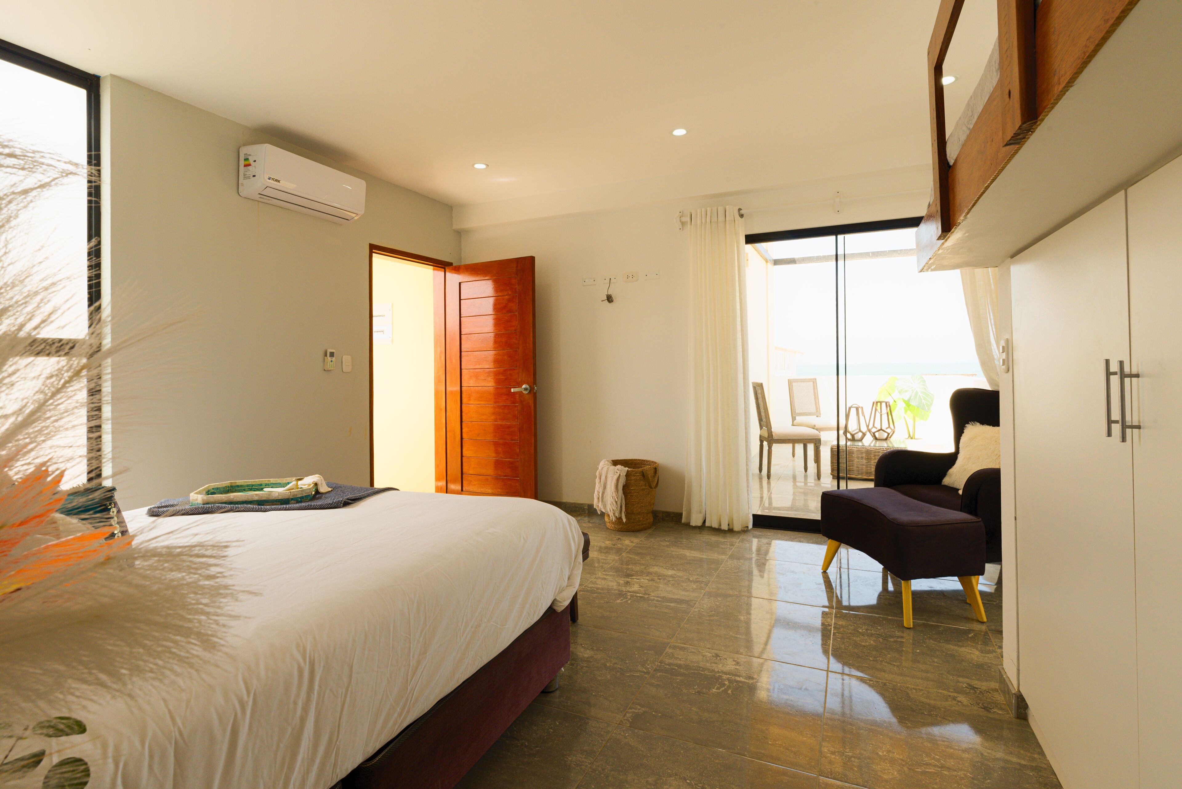 4 habitaciones, wifi y ropa de cama 