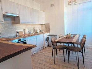 冷蔵庫、オーブン、コンロ、トースター