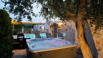 Banheira de hidromassagem particular