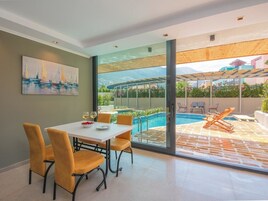 2 habitaciones, ropa de cama de alta calidad y escritorio