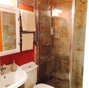 Handdoeken, zeep, shampoo, toiletpapier