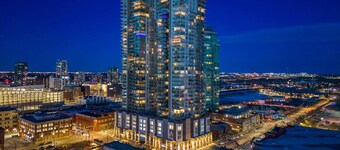 Stunning 34th Floor Views, PRIME Location, FREE Banff Pass, Parking, Wine!