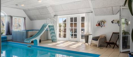 Piscine couverte