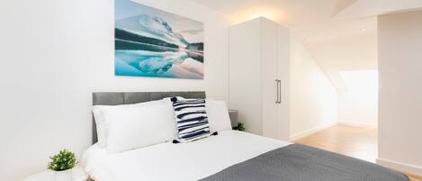 4 habitaciones, tabla de planchar con plancha y wifi