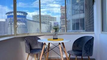Deluxe Apartment | Living area