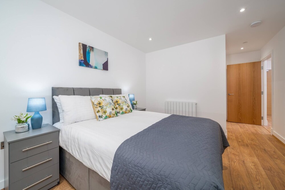 Skyvillion - River View Mins To O2 & London Excel - London | Vrbo