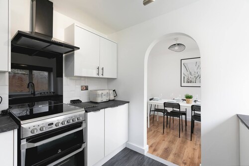 Skyvillion - 3bed Home W grdn For A Family Getaway