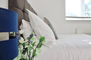 3 bedrooms, iron/ironing board, internet