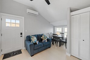 Smart TV - Winter Rental Perfect for Traveling Professionals (Hampton)